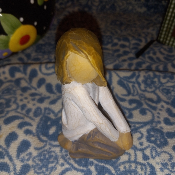 Willow Tree Joyful 2008 Figurine - Picture 2 of 6